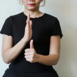Comment les langues se transforment en réponse aux événements historiques