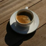 Le café a-t-il une mémoire ? Une étude sur l’influence des arômes.